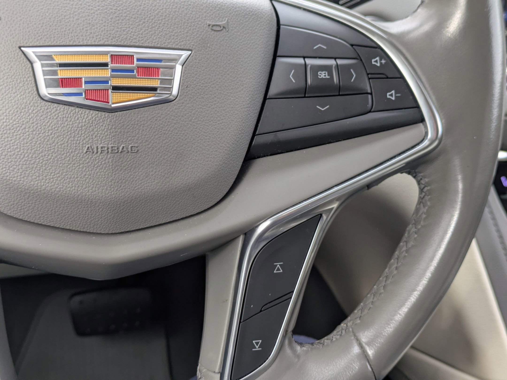 Used 2019 Cadillac XT5 Premium Luxury w/ Driver Assist Package image 18