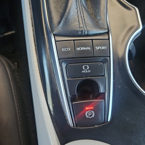 Used 2019 Toyota Camry XLE image 19