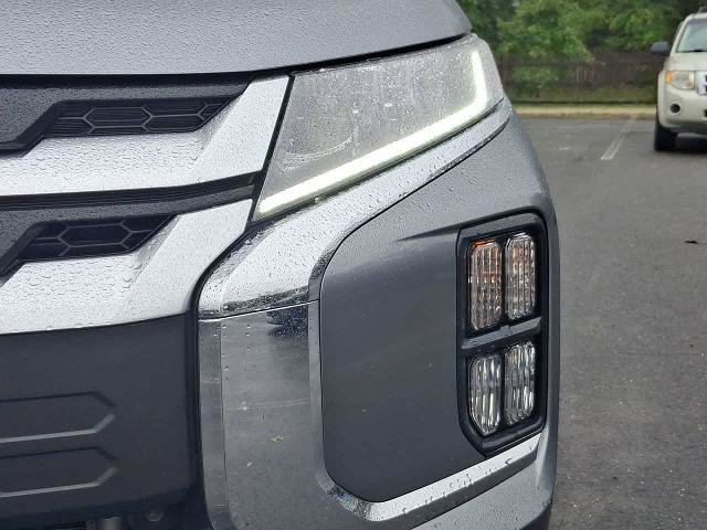 Used 2024 Mitsubishi Outlander Sport SE AWD/4WD image 31