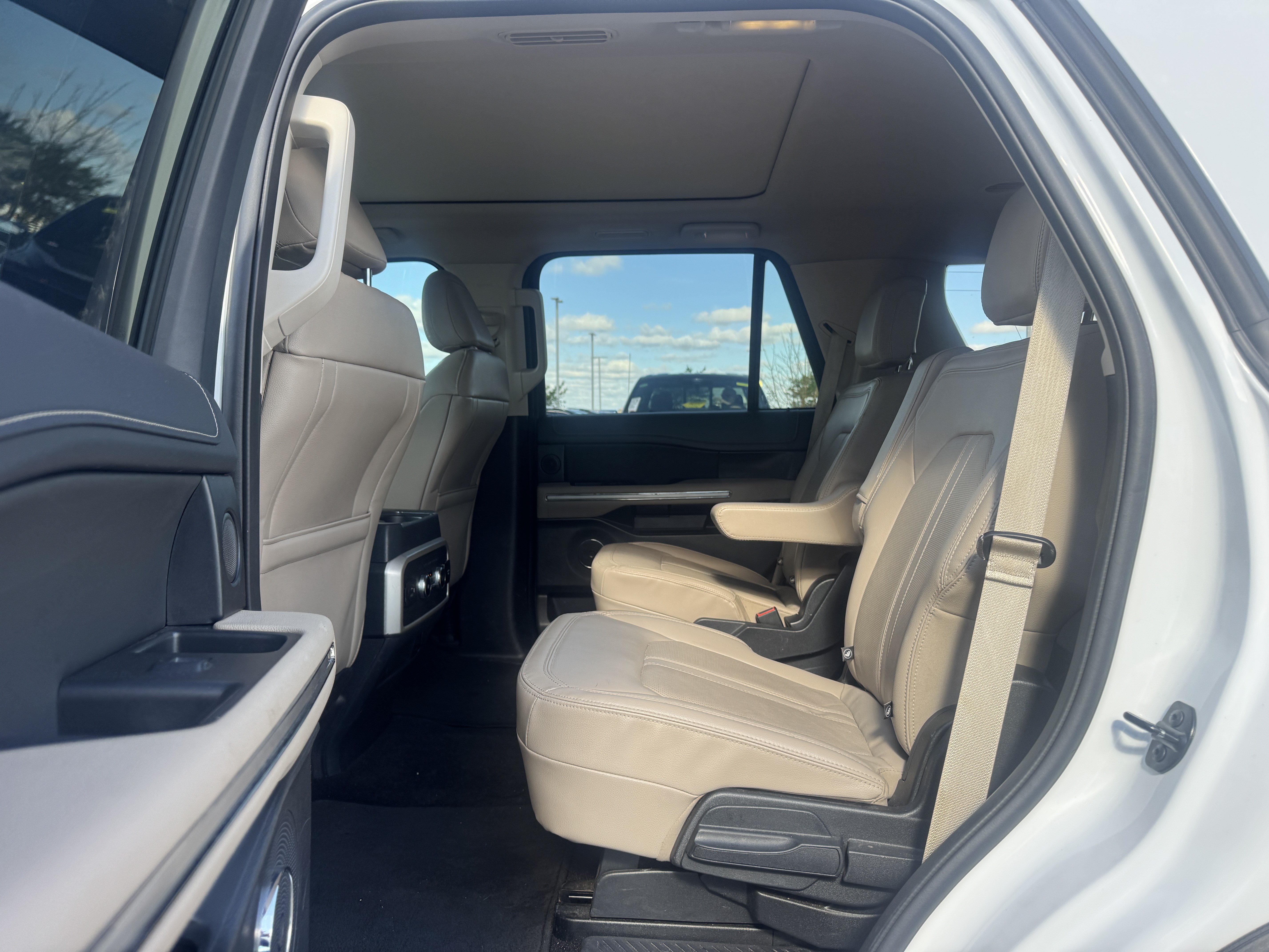 Certified 2022 Ford Expedition Limited AWD/4WD image 6