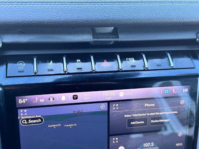 Used 2023 Jeep Grand Cherokee Limited image 28