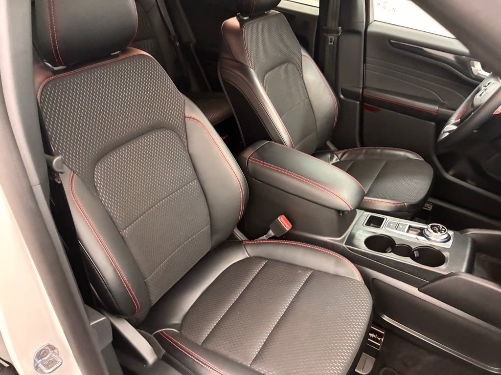 Certified 2025 Ford Escape ST-Line Elite w/ Tech Pack #2 image 28