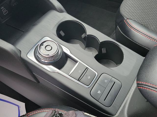 Certified 2025 Ford Escape ST-Line Select AWD/4WD image 30