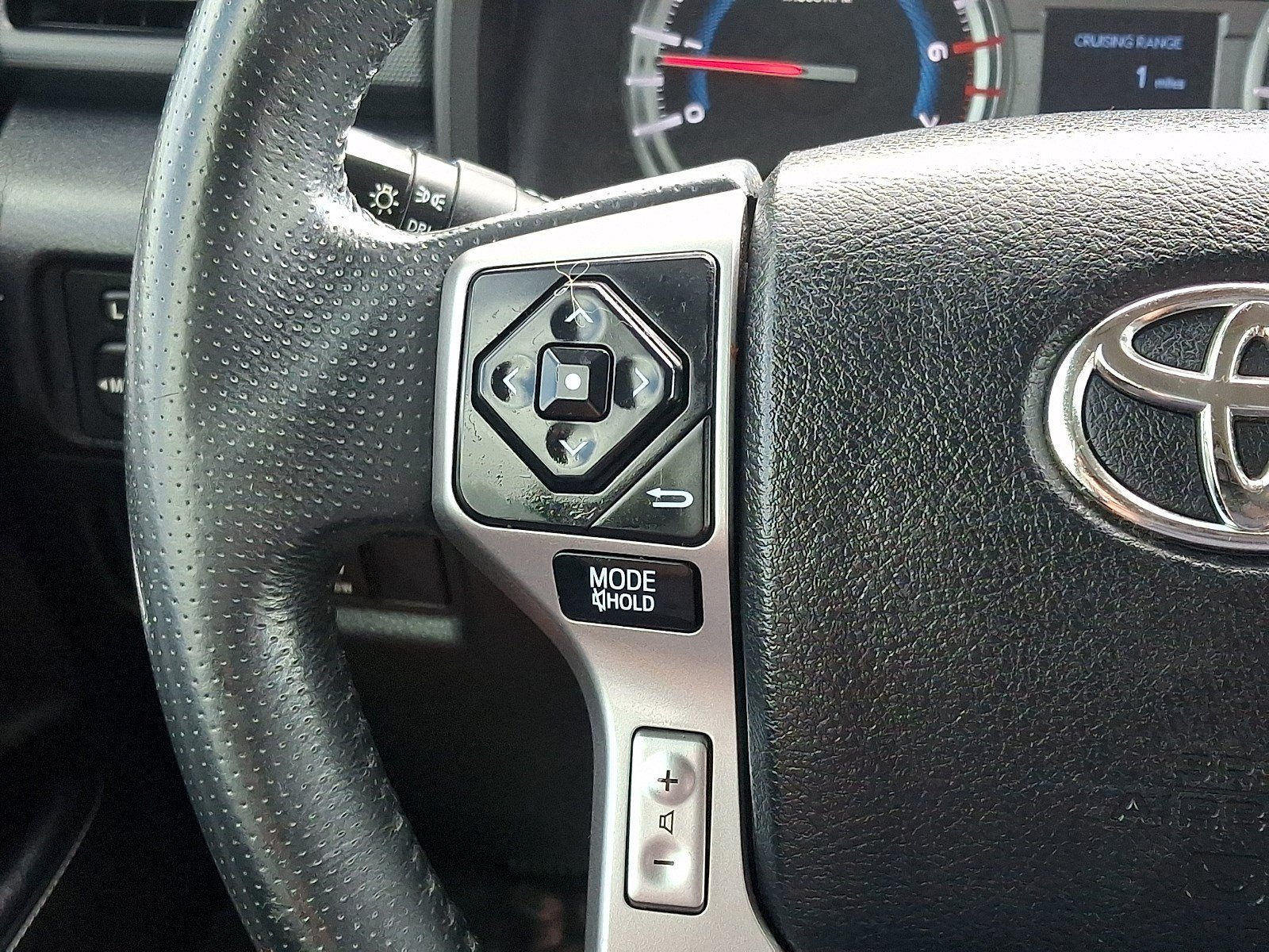 Used 2018 Toyota 4Runner SR5 RWD image 19