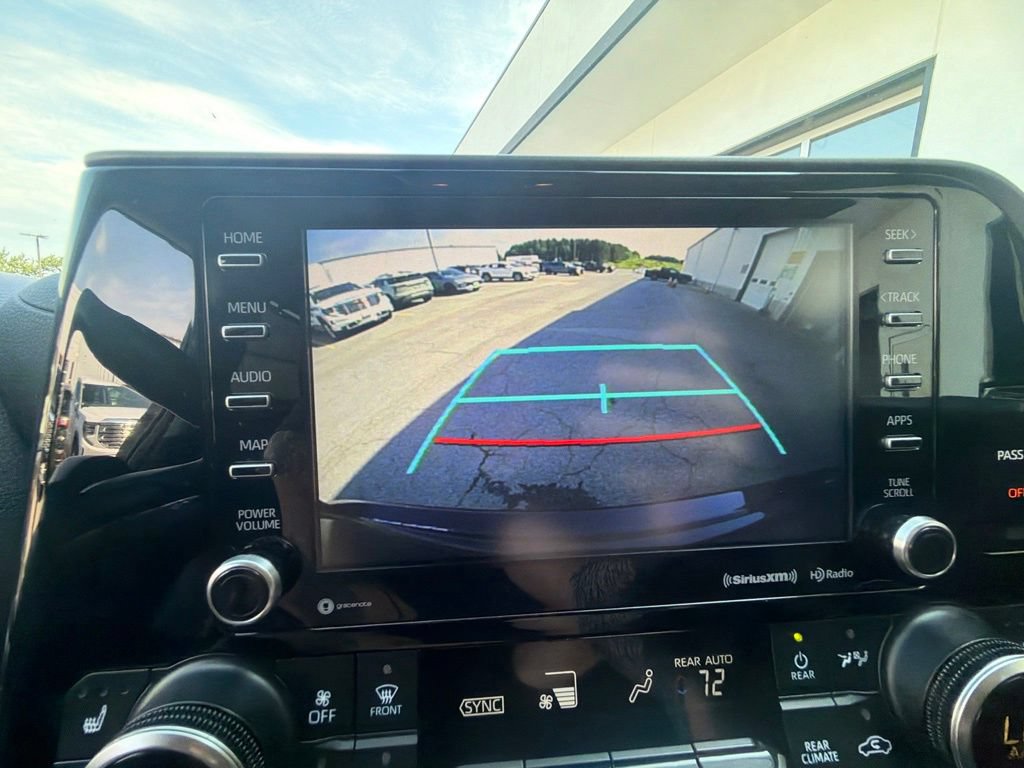 Used 2022 Toyota Highlander XLE AWD/4WD image 27