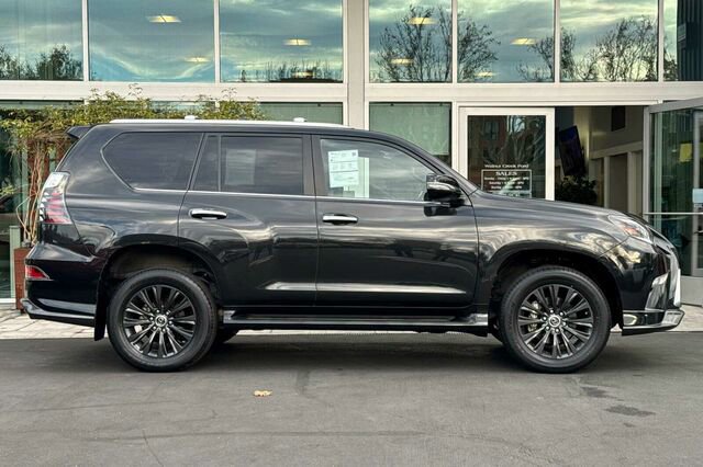 Used 2023 Lexus GX 460 Premium image 3