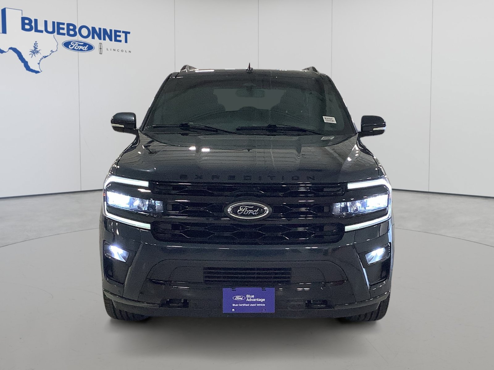 Certified 2023 Ford Expedition Limited AWD/4WD image 2