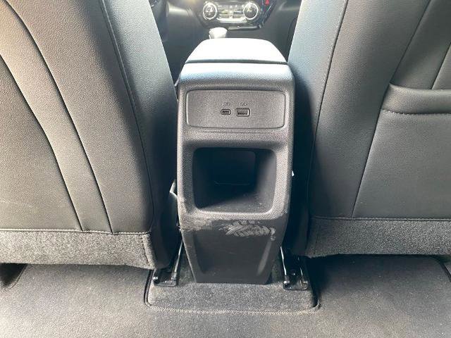 Used 2025 Chevrolet Trax RS FWD image 30