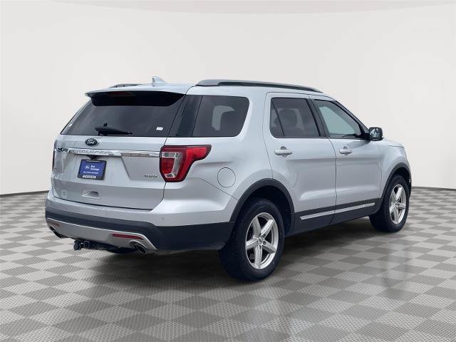 Certified 2017 Ford Explorer XLT AWD/4WD image 7