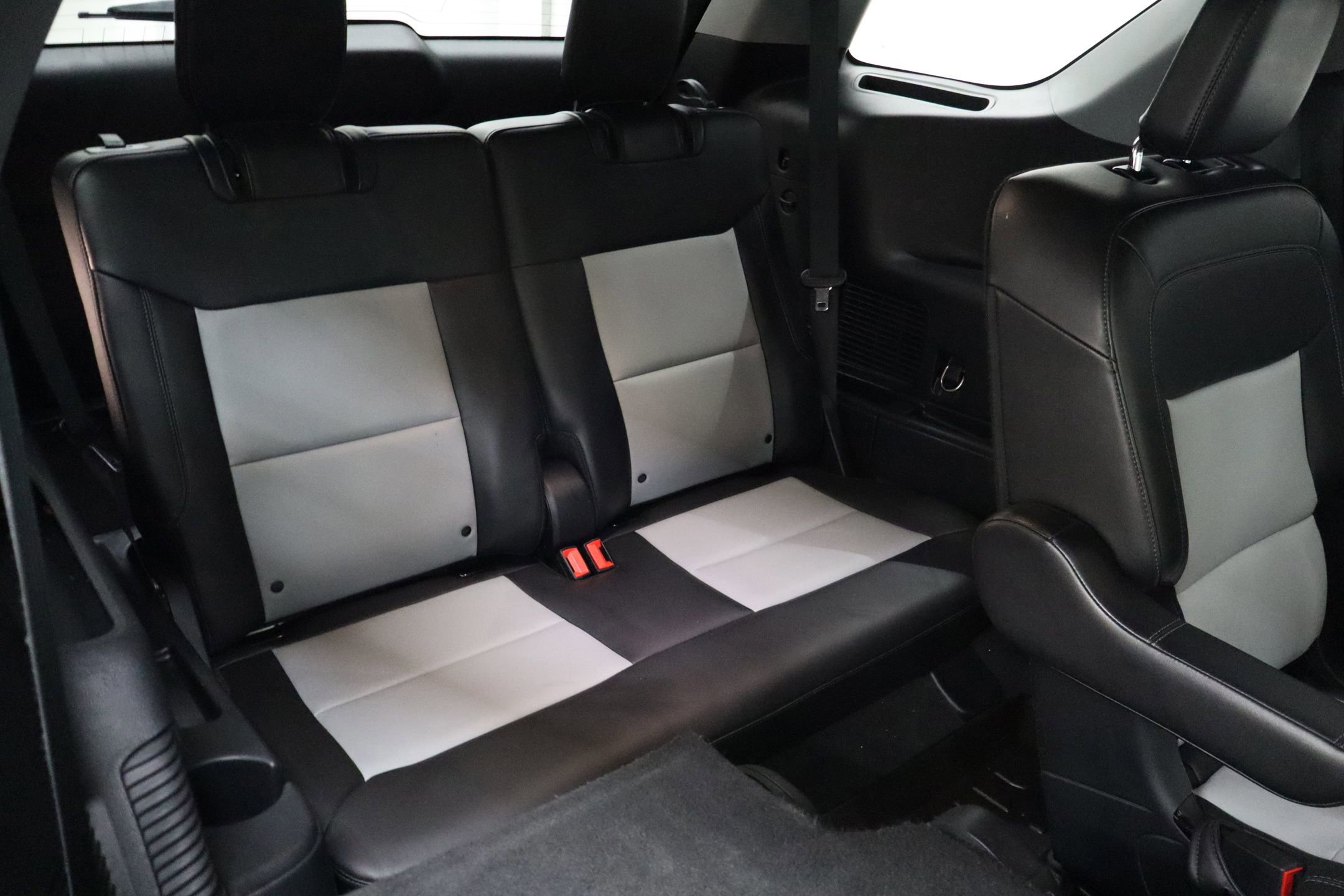 Certified 2023 Ford Explorer XLT w/ Equipment Group 202A RWD image 35