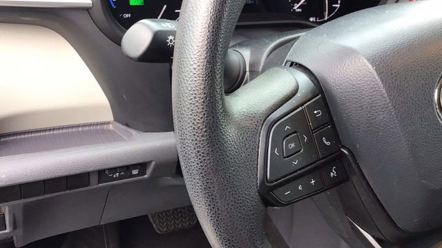 Used 2024 Toyota Sienna LE image 17
