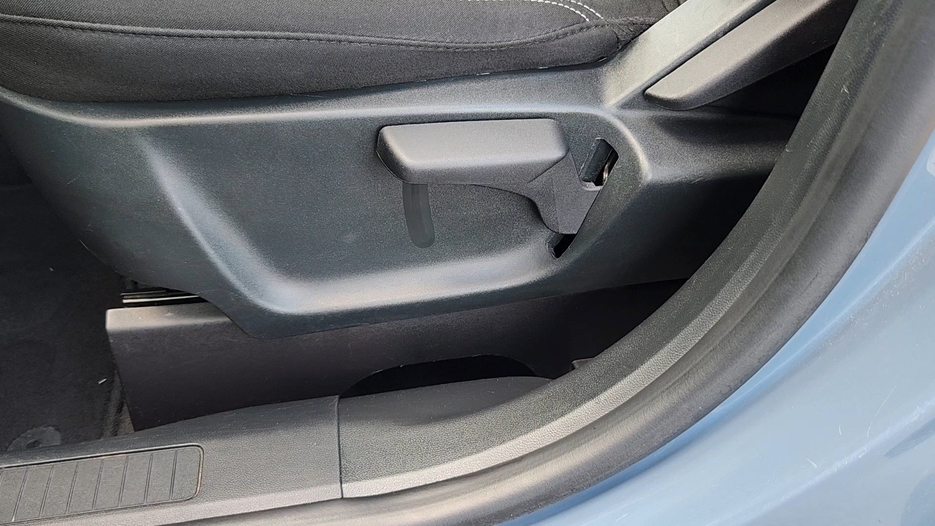 Certified 2025 Ford Escape Active AWD/4WD image 9