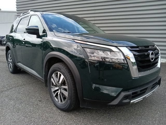 Used 2024 Nissan Pathfinder SL AWD/4WD image 1