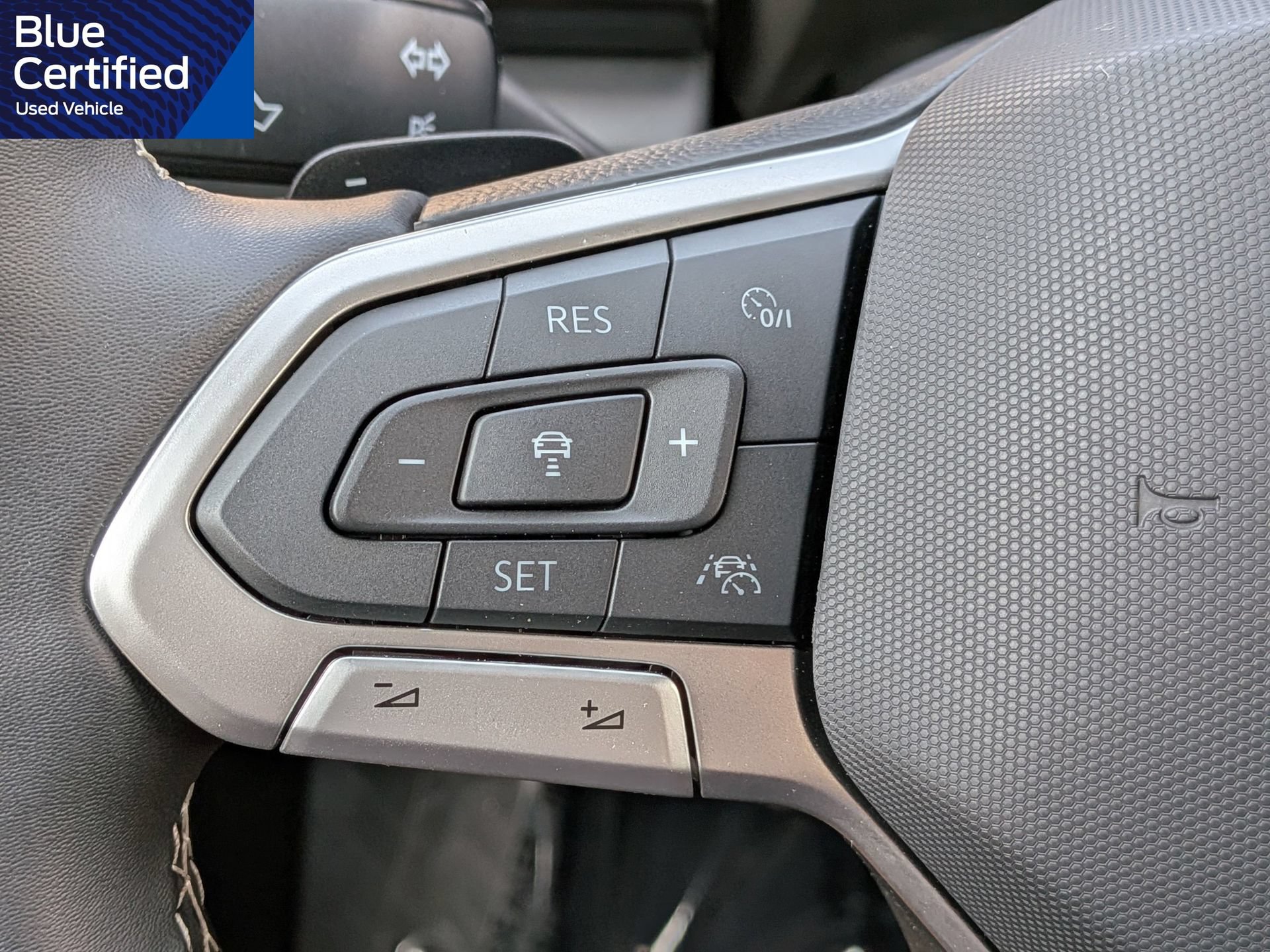 Used 2025 Volkswagen Atlas SE FWD image 28
