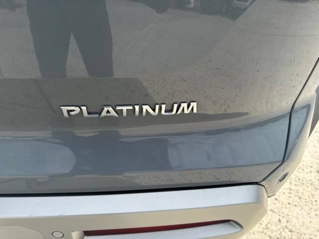 Used 2025 Nissan Pathfinder Platinum FWD image 50