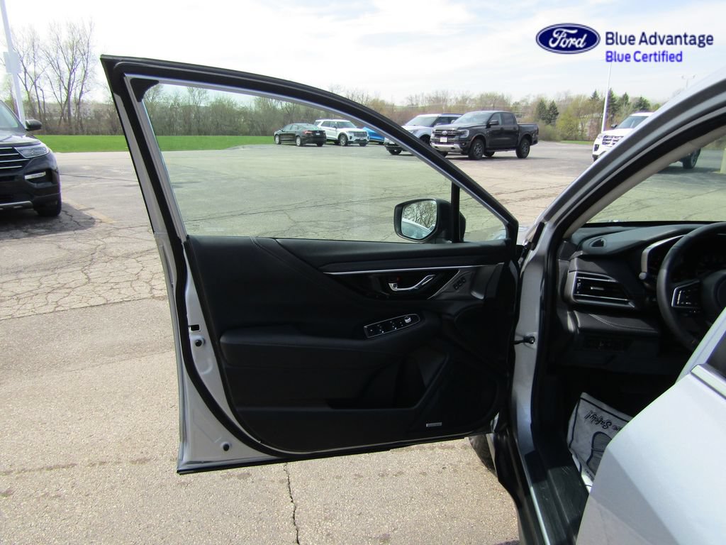 Used 2025 Subaru Outback Limited AWD/4WD image 22