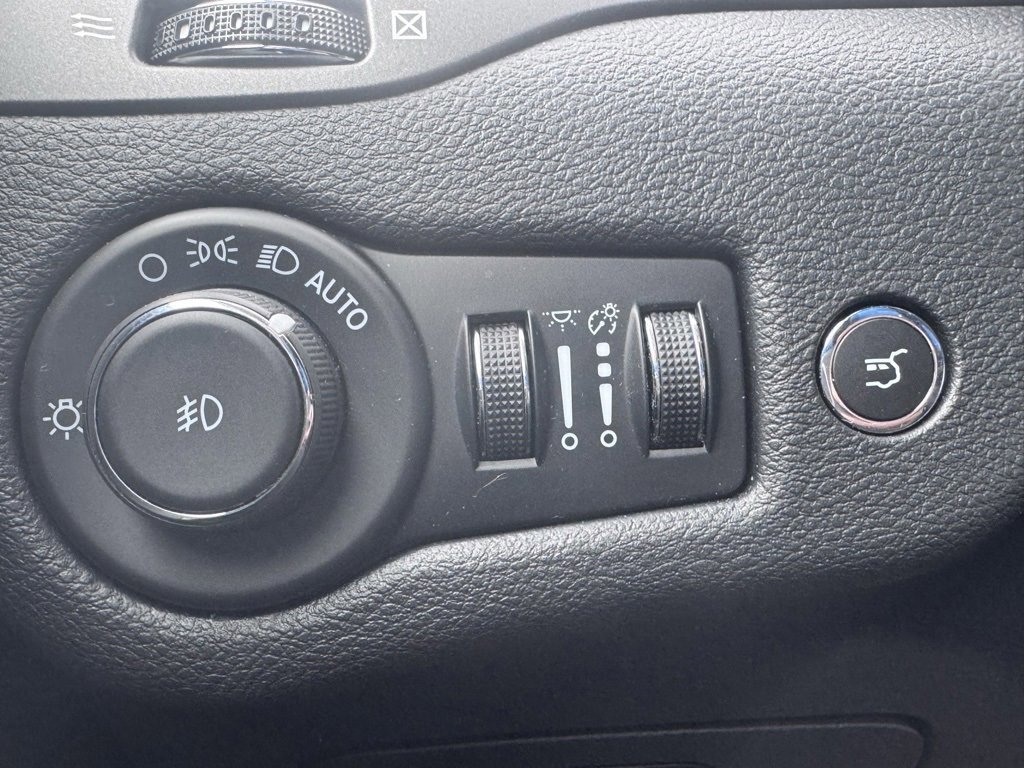 Used 2022 Jeep Cherokee Trailhawk w/ Sound & Nav Group image 45