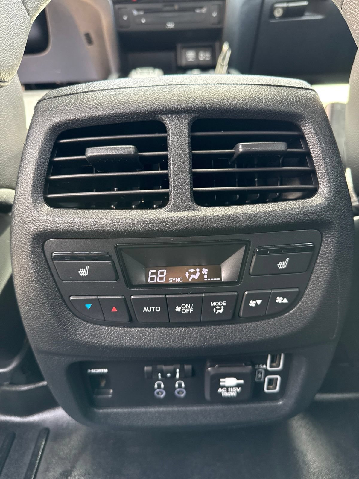 Used 2020 Honda Pilot Touring image 24