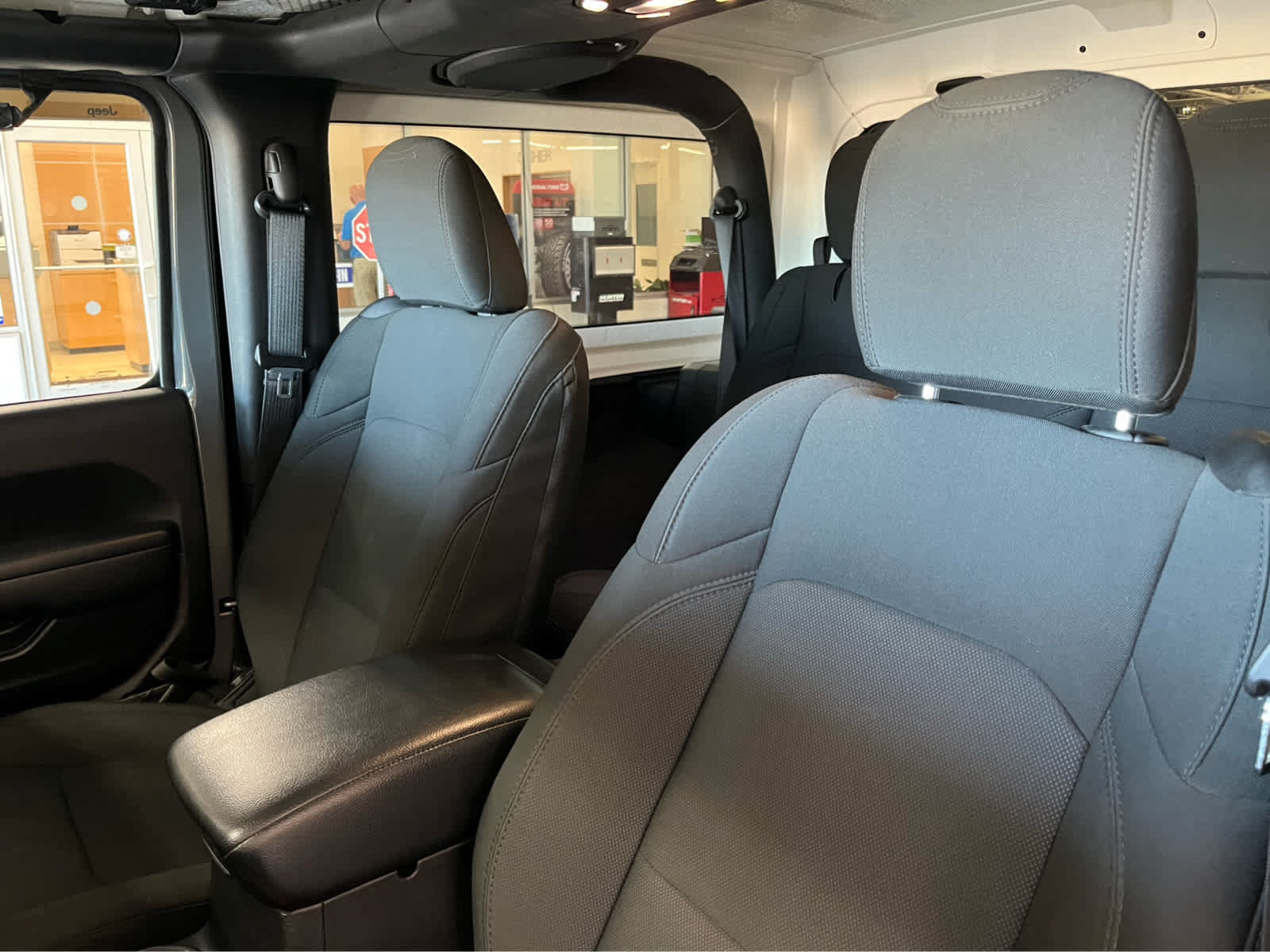 Used 2021 Jeep Wrangler Sport AWD/4WD image 16