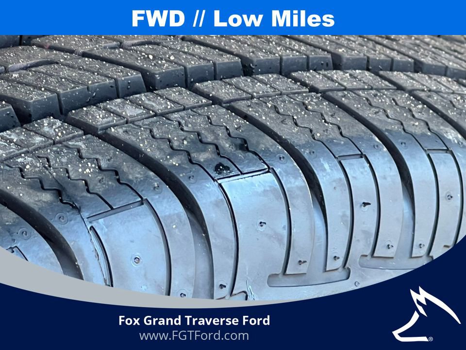 Used 2023 GMC Acadia SLT image 9