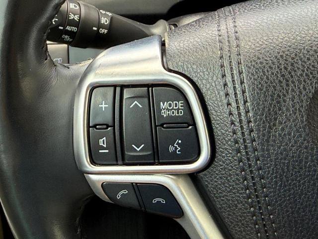 Used 2019 Toyota Highlander Limited Platinum AWD/4WD image 15