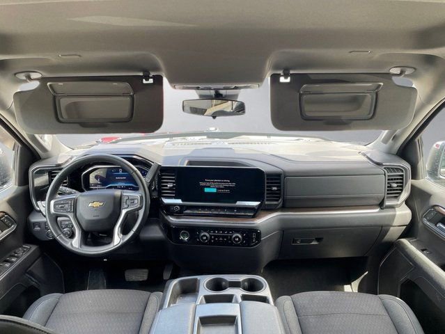 Used 2023 Chevrolet Silverado 1500 LT AWD/4WD image 9