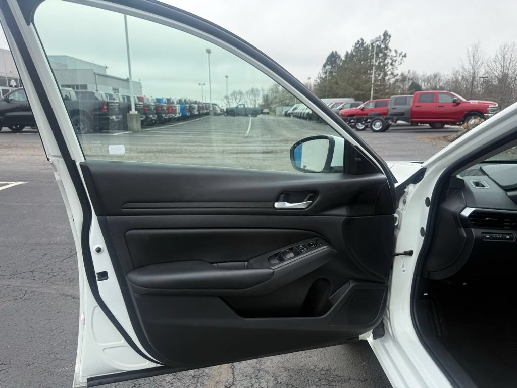 Used 2022 Nissan Altima 2.5 AWD/4WD image 14
