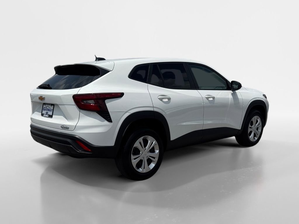 Used 2025 Chevrolet Trax LS image 5