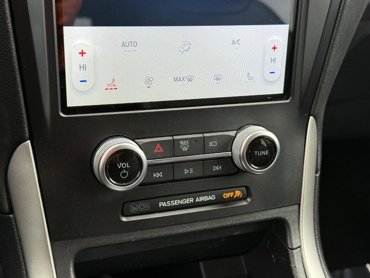 Certified 2024 Ford Edge SEL image 18