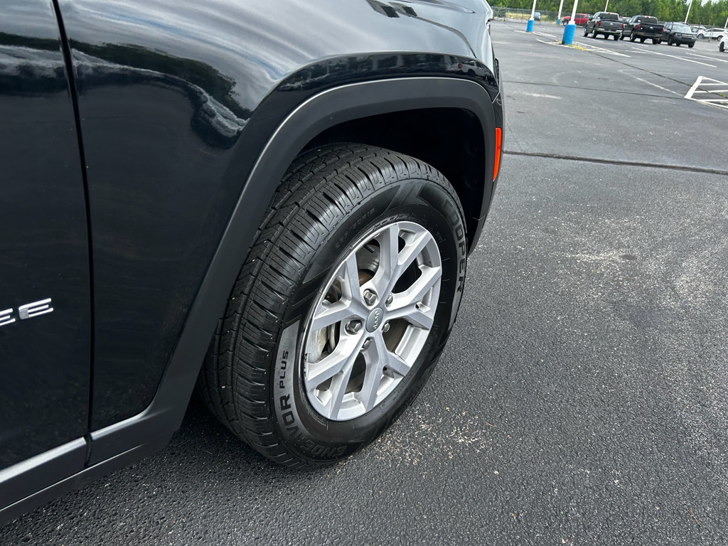 Used 2022 Jeep Grand Cherokee Limited AWD/4WD image 9