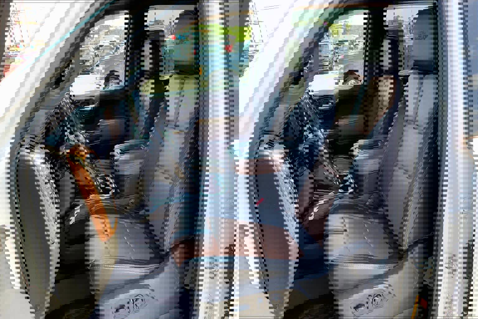 Used 2021 Chevrolet Silverado 1500 High Country w/ Technology Package image 10