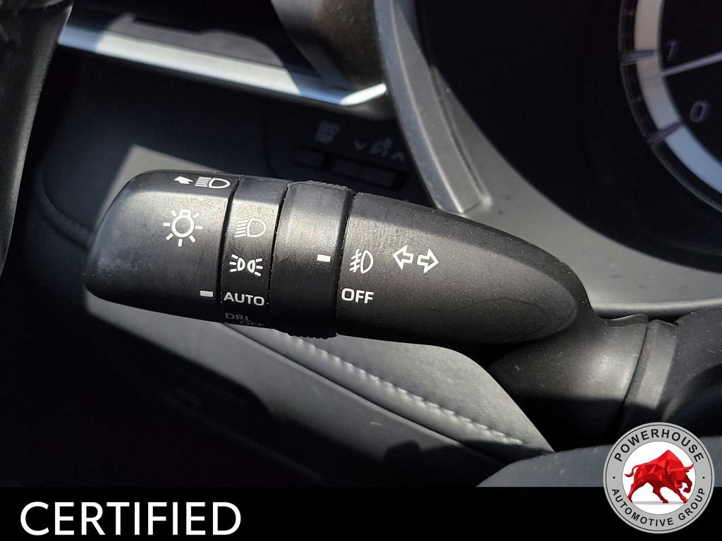 Used 2022 Toyota Highlander XLE FWD image 33