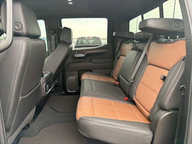 Used 2025 Chevrolet Silverado 1500 High Country w/ Technology Package image 13