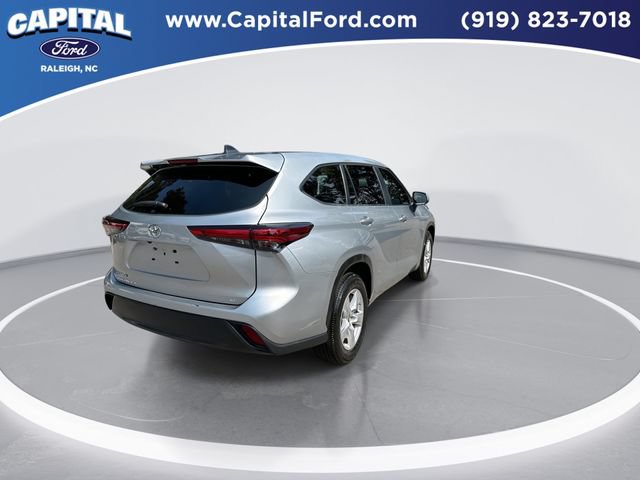 Used 2023 Toyota Highlander LE FWD image 8