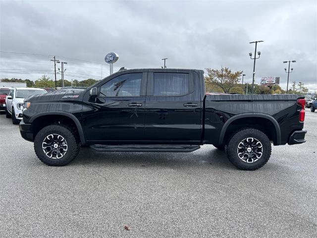 Used 2025 Chevrolet Silverado 1500 ZR2 w/ Technology Package image 7