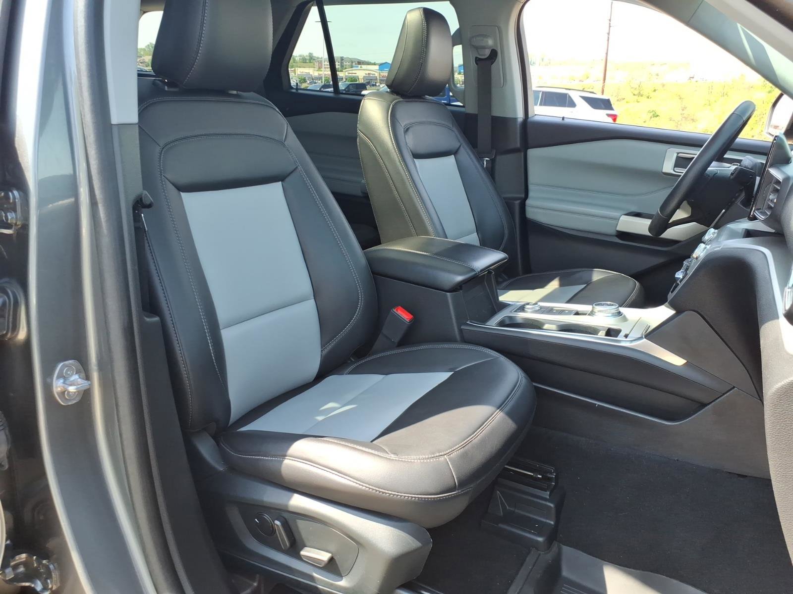 Certified 2023 Ford Explorer XLT w/ Equipment Group 202A AWD/4WD image 8