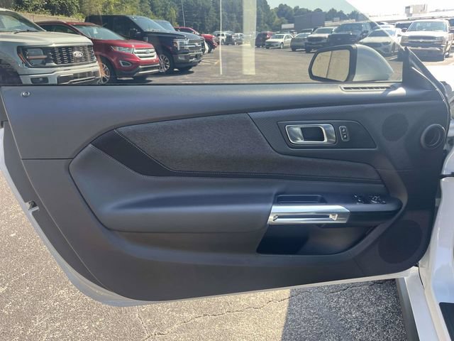 Certified 2025 Ford Mustang Coupe RWD image 18