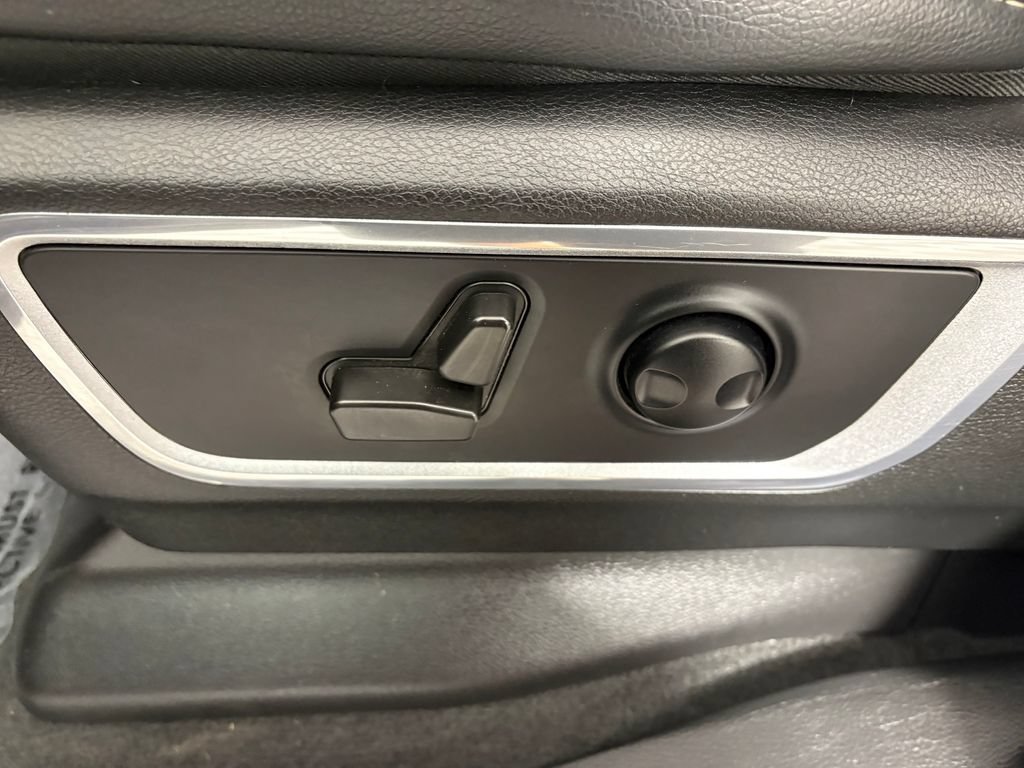 Used 2022 RAM 1500 Laramie AWD/4WD image 15