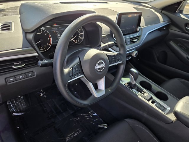 Used 2025 Nissan Altima 2.5 SV AWD/4WD image 18
