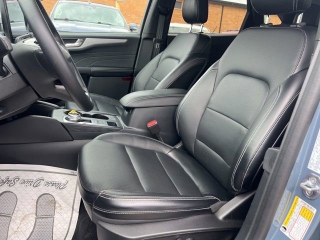 Certified 2023 Ford Escape Platinum AWD/4WD image 17