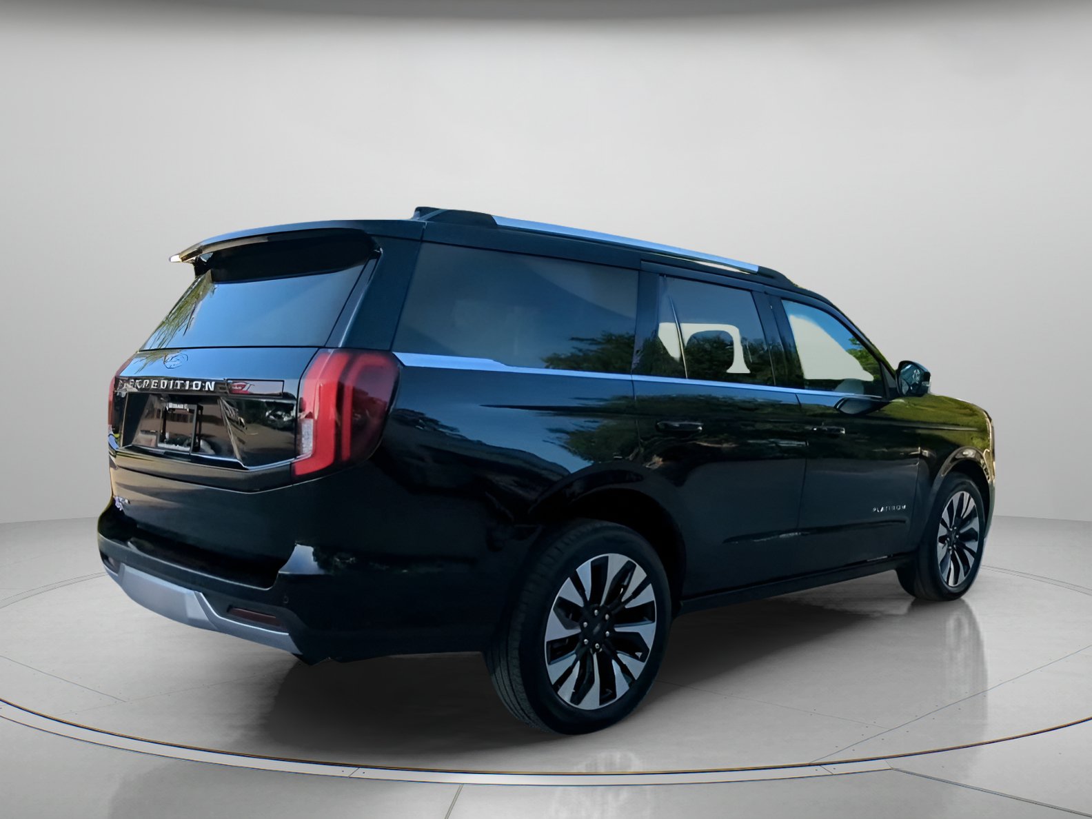Certified 2025 Ford Expedition Platinum w/ Driver's Package AWD/4WD image 28