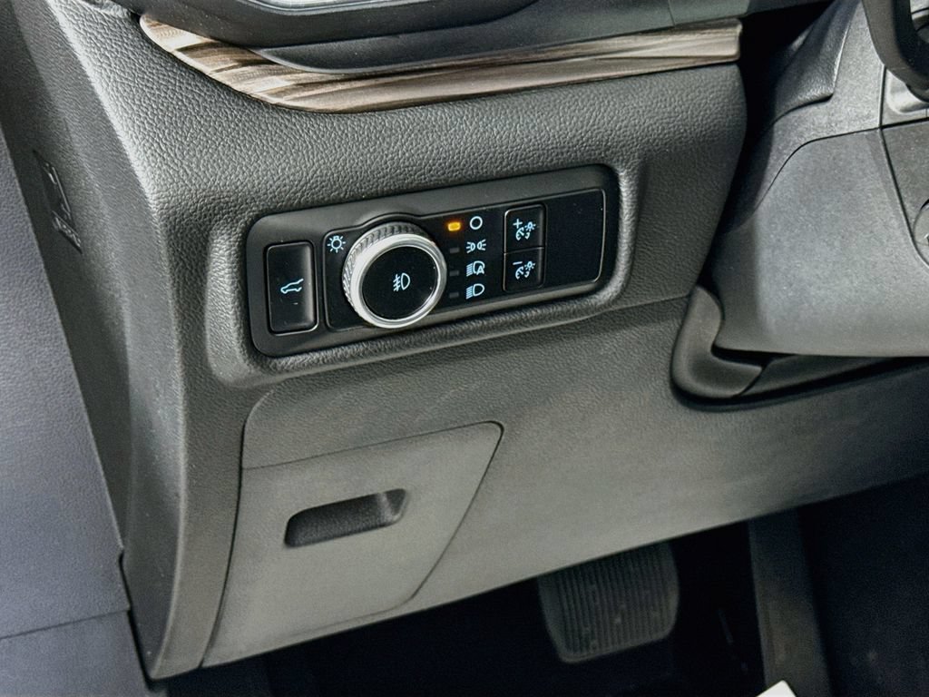 Certified 2023 Ford Explorer Limited w/ Equipment Group 301A AWD/4WD image 15