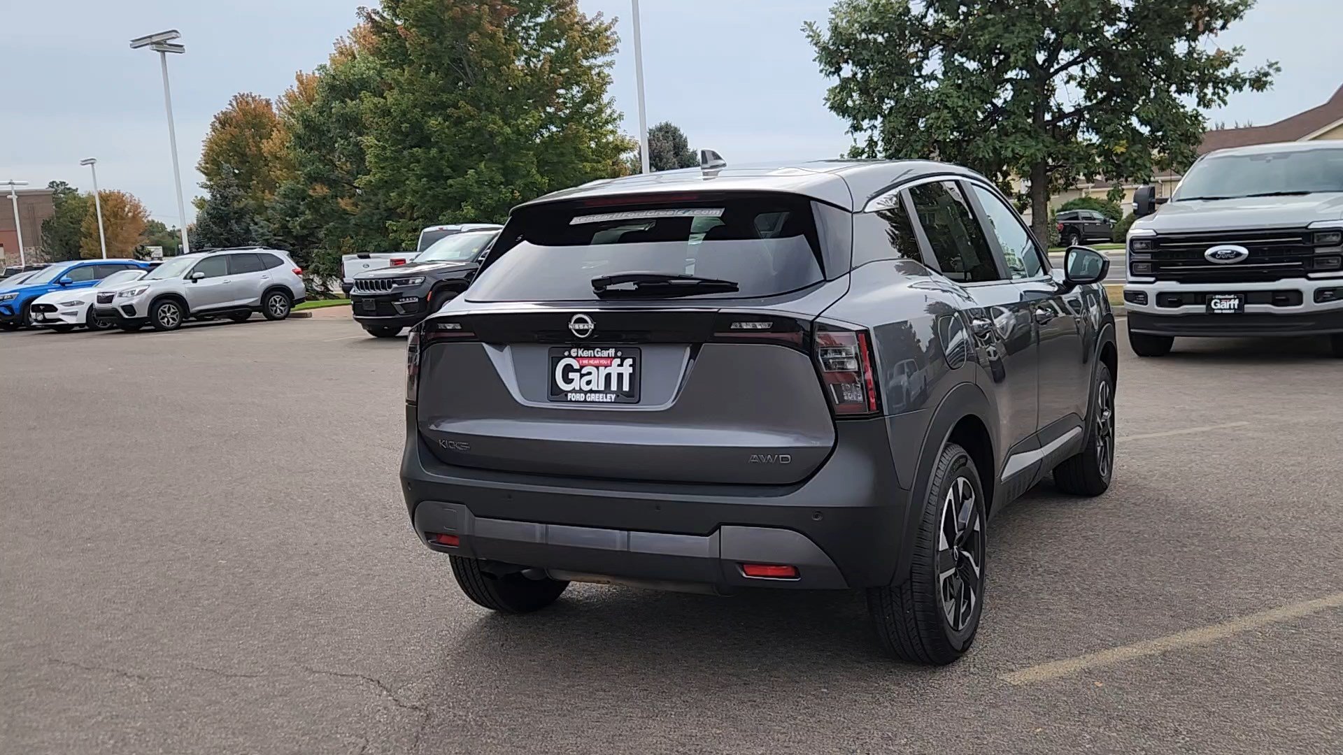 Used 2025 Nissan Kicks SV AWD/4WD image 16