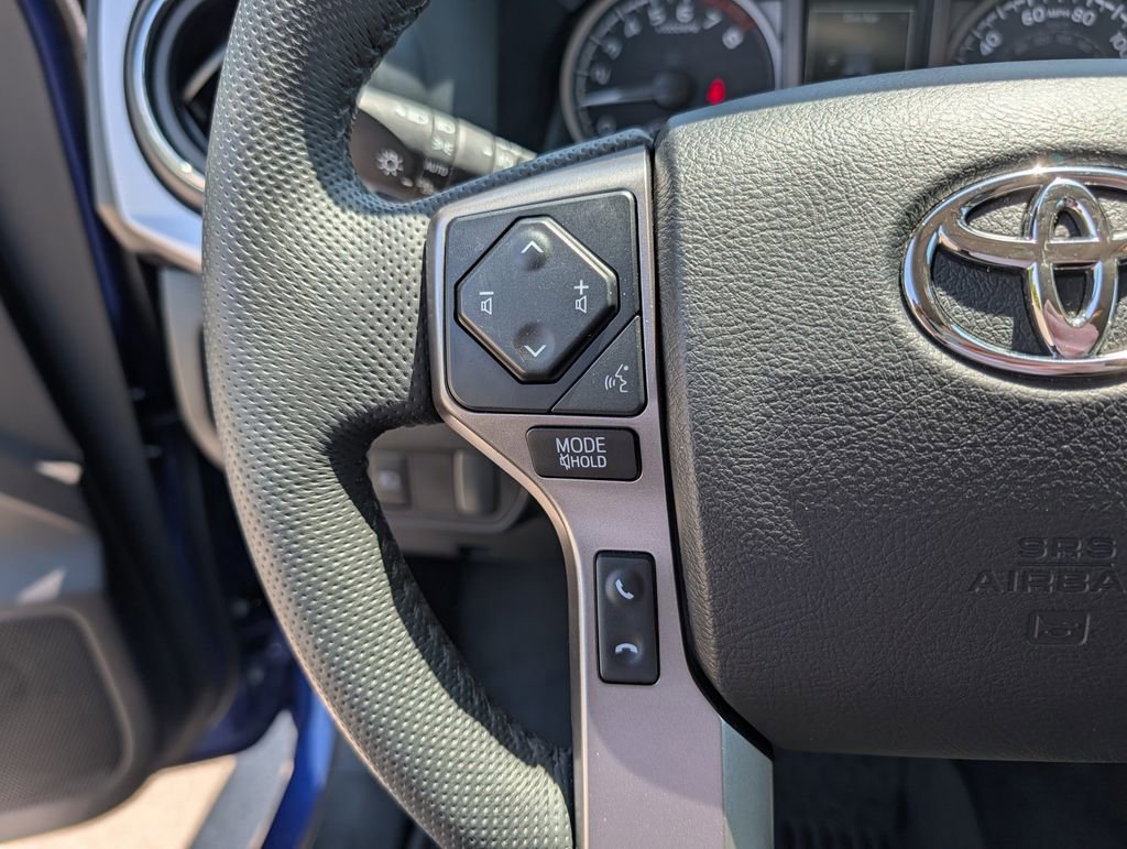 Used 2022 Toyota Tacoma SR5 AWD/4WD image 11