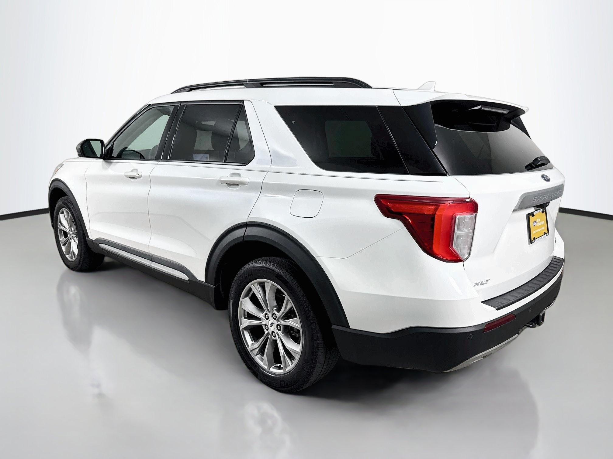 Certified 2023 Ford Explorer XLT w/ Equipment Group 202A AWD/4WD image 9
