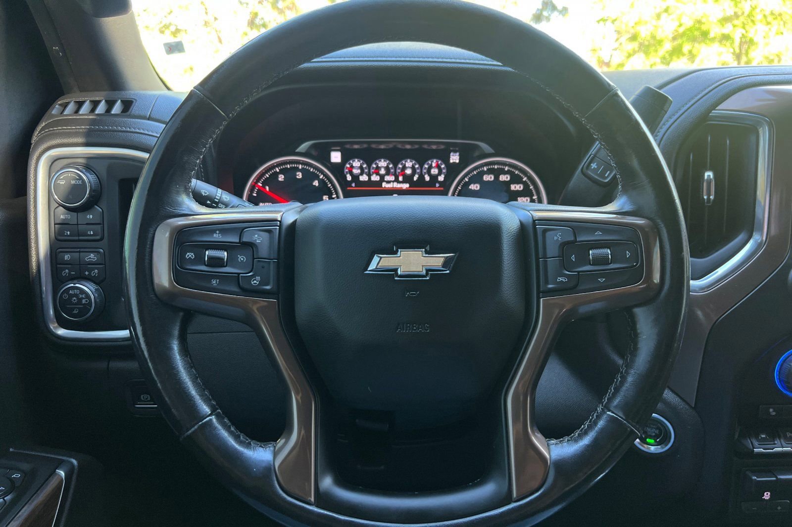 Used 2020 Chevrolet Silverado 1500 High Country w/ Technology Package image 24