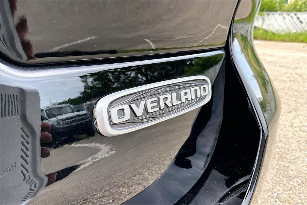 Used 2024 Jeep Grand Cherokee Overland w/ Adv Protech Group III AWD/4WD image 8