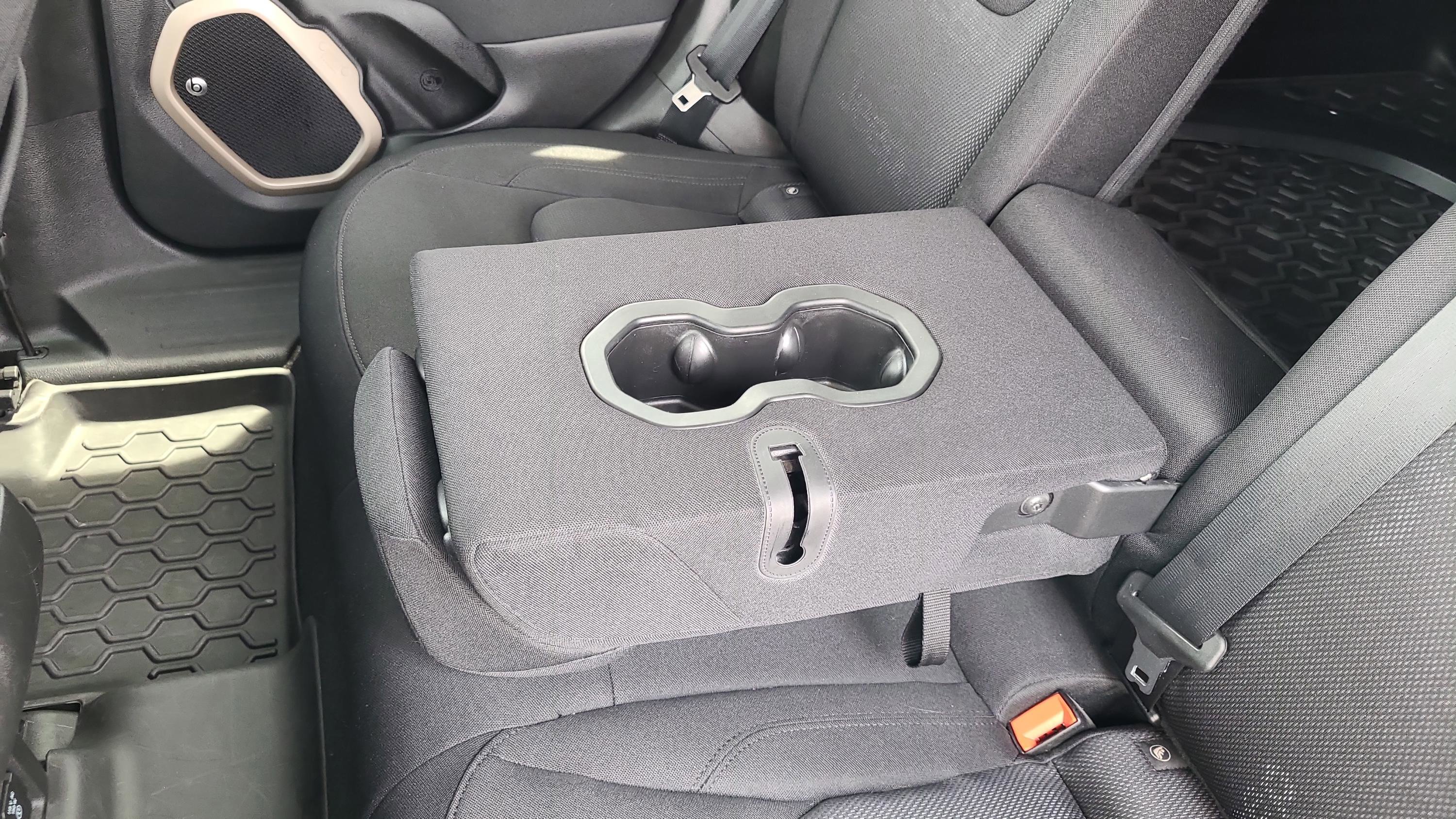 Used 2017 Jeep Renegade Latitude w/ Safety & Security Group image 18