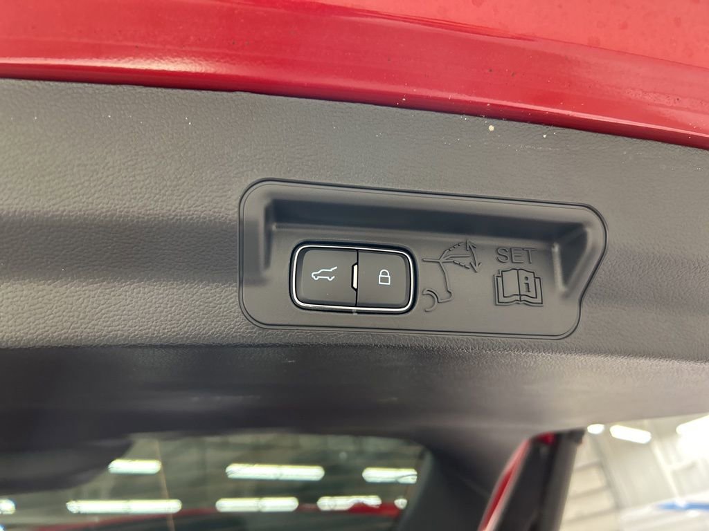 Certified 2025 Ford Explorer Platinum w/ Ultimate Package image 39