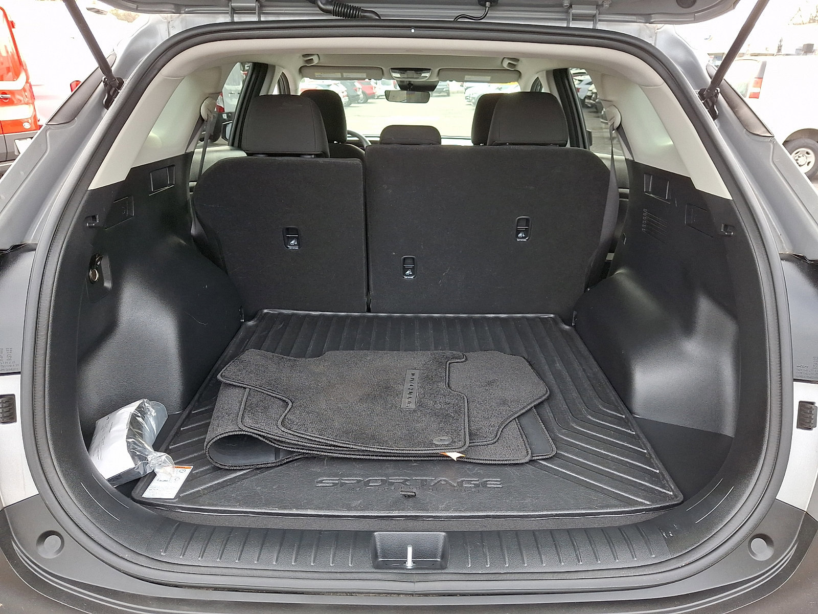 Used 2024 Kia Sportage LX image 28